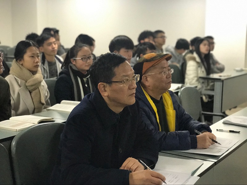 四川工商學(xué)院黨委書(shū)記走進(jìn)思政課堂
