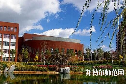 云南現(xiàn)代職業(yè)技術師范學院網站網址