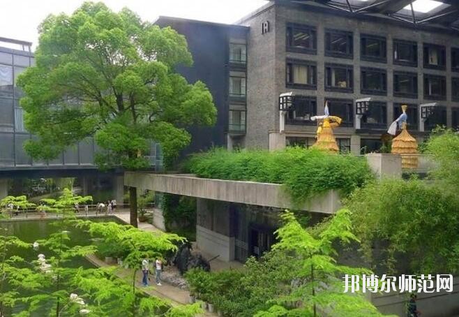 重慶新渝技工幼兒師范學(xué)校2018年報名條件、招生對象