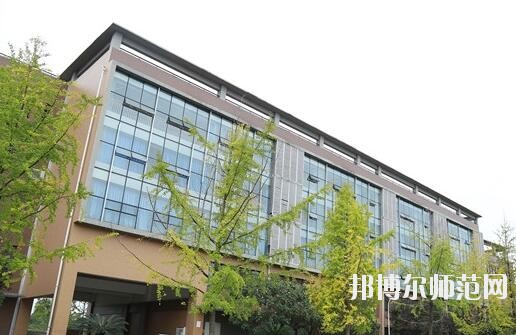 郫縣友愛(ài)職業(yè)技術(shù)幼兒師范學(xué)校2018年報(bào)名條件、招生對(duì)象