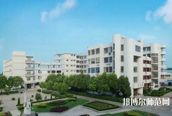 四川志翔職業(yè)技術幼兒師范學校2019年報名條件、招生對象