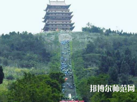 南充華西幼兒師范中等職業(yè)技術(shù)學(xué)校2020年報(bào)名條件、招生要求、招生對(duì)象 