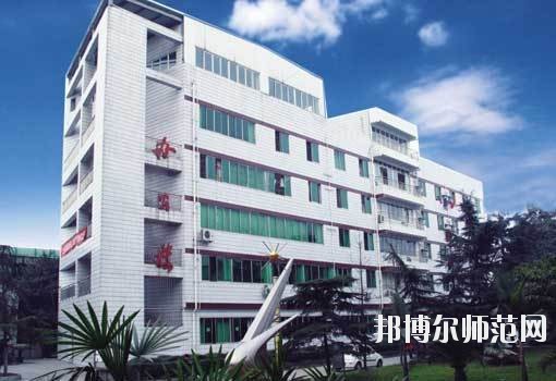 成都實(shí)驗(yàn)商貿(mào)幼兒師范管理學(xué)校2020年報(bào)名條件、招生要求、招生對(duì)象