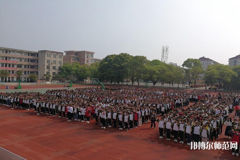 陜西工貿(mào)職業(yè)中等專業(yè)師范學(xué)校2020年報名條件、招生要求、招生對象
