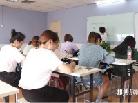 廣東2020年幼師學(xué)校中專升大?？际裁? /><b>廣東2020年幼師學(xué)校中專升大專考什么</b><span>2019-11-21 14:52</span><p>現(xiàn)在很多同學(xué)在初中讀完之后就放棄讀高中而去選擇一個中專的職業(yè)院校就讀幼師專業(yè)，這樣固然是節(jié)省時間，可以早點工作，但是年齡</p></a></li>
            <li><a href=