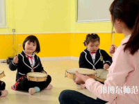 湛江2020年幼師學(xué)校中專升大?？际裁? /><b>湛江2020年幼師學(xué)校中專升大?？际裁?/b><span>2020-05-07 15:46</span><p>你上了中專并不代表你只能獲得中專學(xué)歷，若是你有升學(xué)的愿望，也是有很多途徑可以升大專的，而中專升大專具體要考什么內(nèi)容，要看</p></a></li>
            <li><a href=