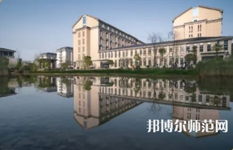 湖北恩施師范學(xué)院2023年報名條件、招生要求、招生對象