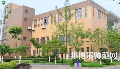 2023年郫縣友愛職業(yè)技術(shù)幼兒師范學(xué)校報名條件、招生對象